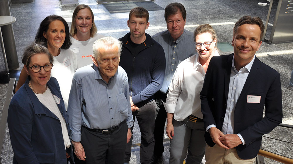 Der am 28.05.2026 in Dresden neu gewählte neue Vorstand der DGCC (von links nach rechts): Prof. Dr. Corinna Ehlers, Anke Siebdrat, Sandra Baten, Prof. Dr. Wolf Rainer Wendt, Mats Lehnhoff, Elmar Stegmeier, Dr. Nicole Balke-Karrenbauer, Prof. Dr. Stefan Schmidt (Vorsitz)